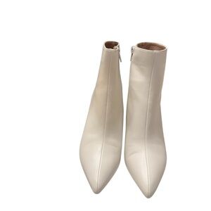 Betsey Johnson Kass Ankle Boot Size 8.5